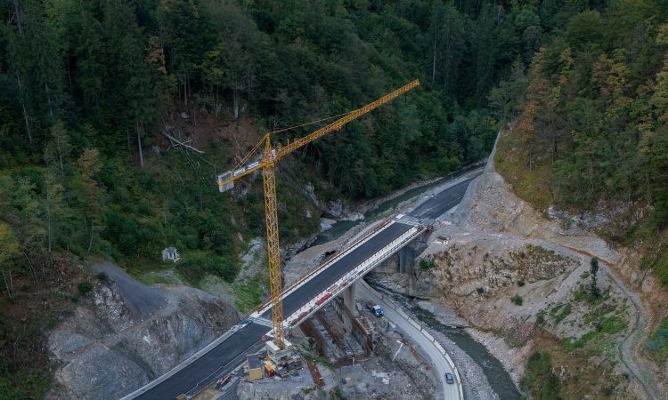 Po izgradnji ceste se začenja gradnja zadrževalnika za poplavno varnost Železnikov 
